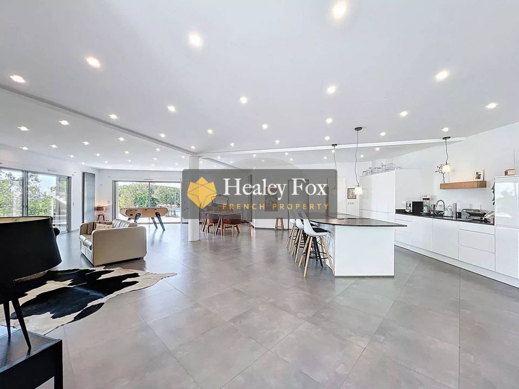 Property photo 3 of 50