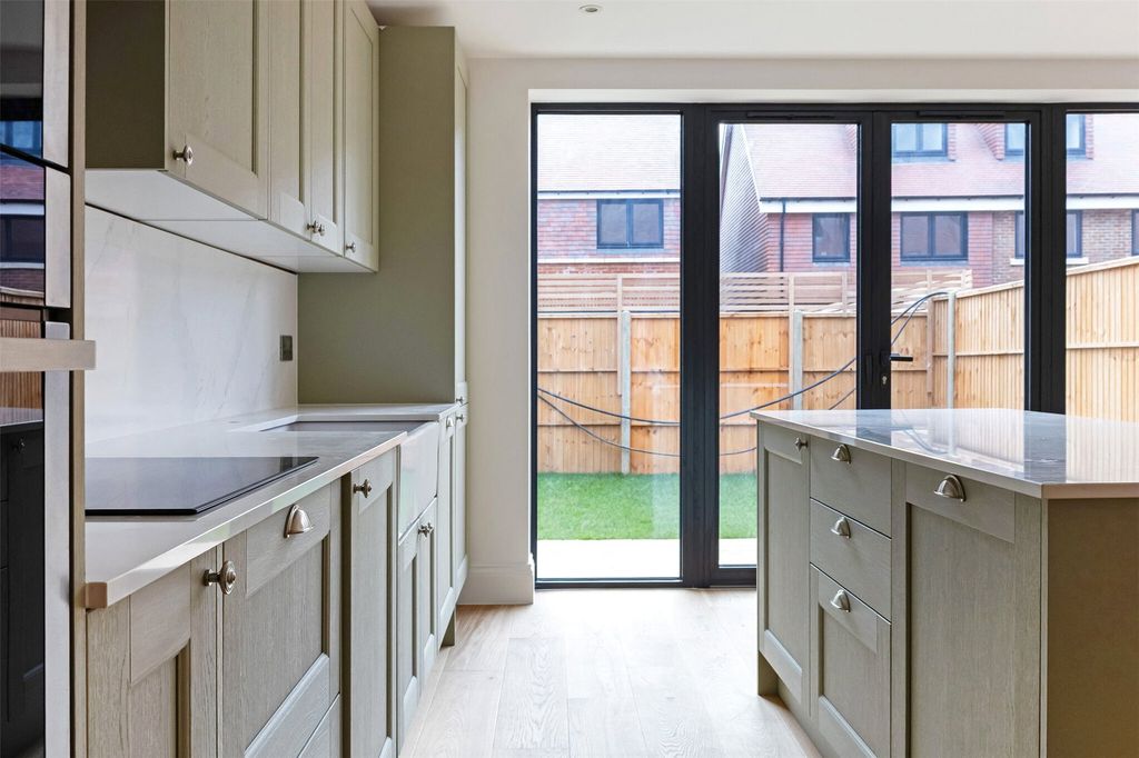 Property photo 3 of 22 Picture No. 35