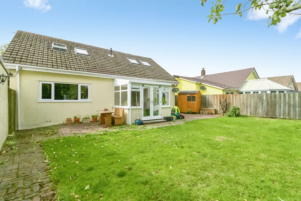 Property photo 2 of 18