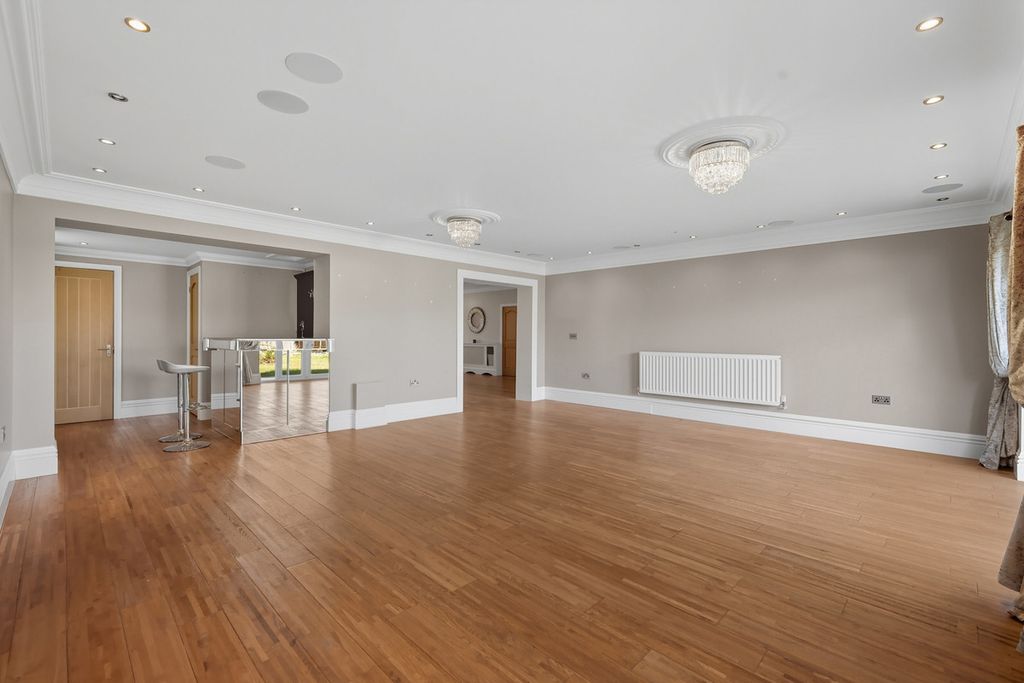 Property photo 3 of 47