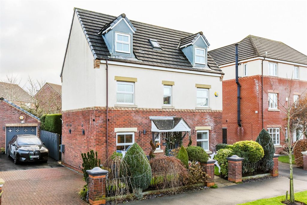 Property photo 1 of 28 Front External