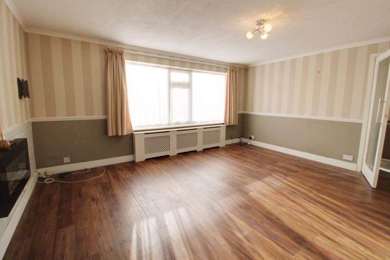 Property photo 3 of 8 Photo 17