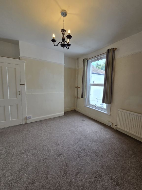 Property photo 3 of 4