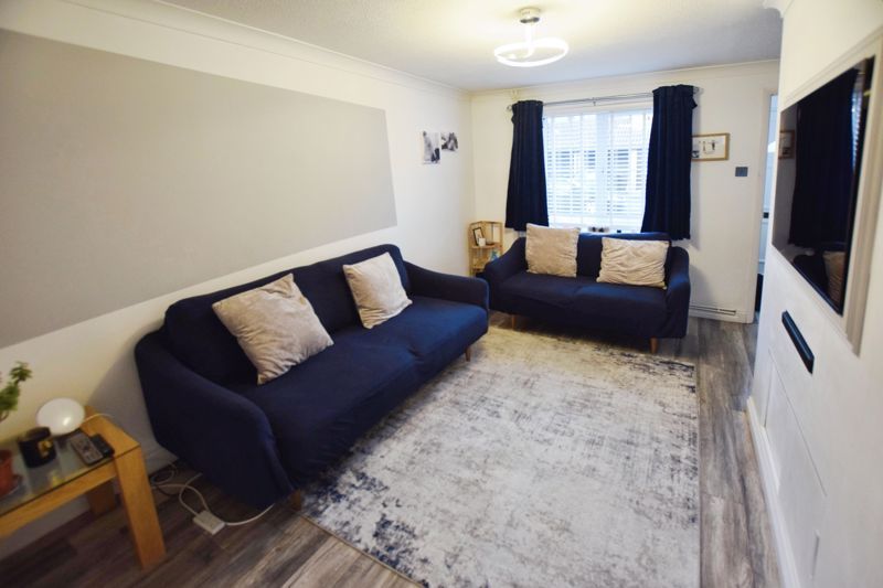 Property photo 2 of 14 Lounge