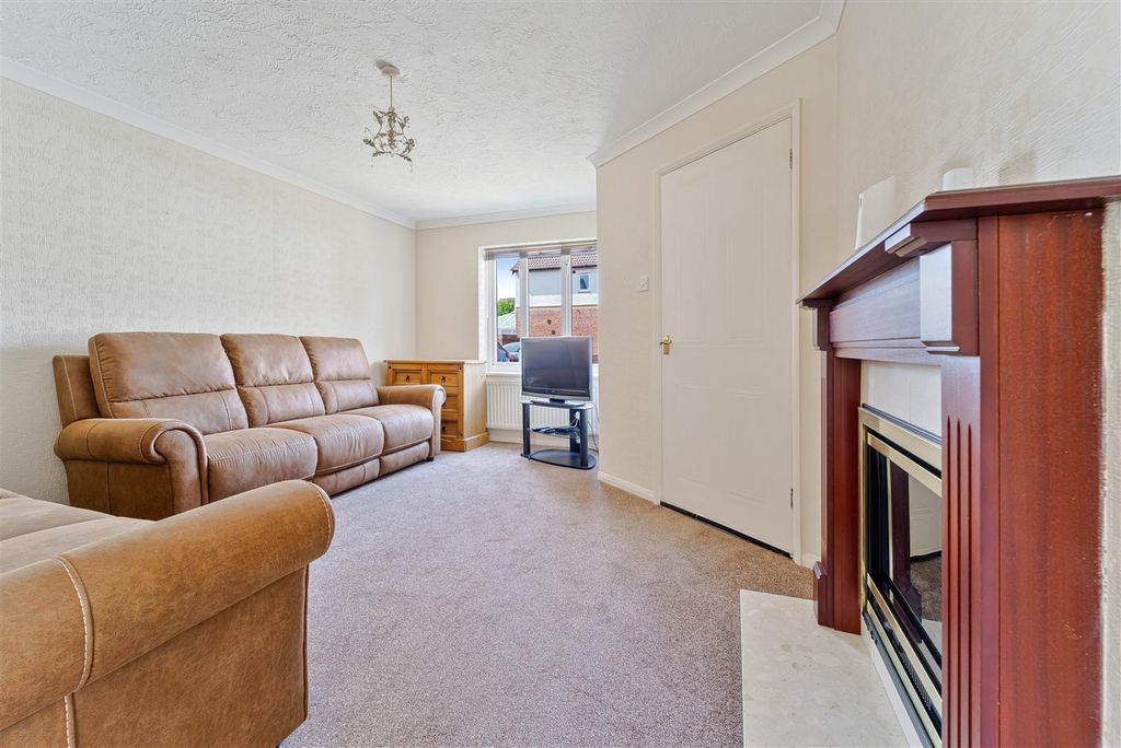 Property photo 3 of 16 Living Room