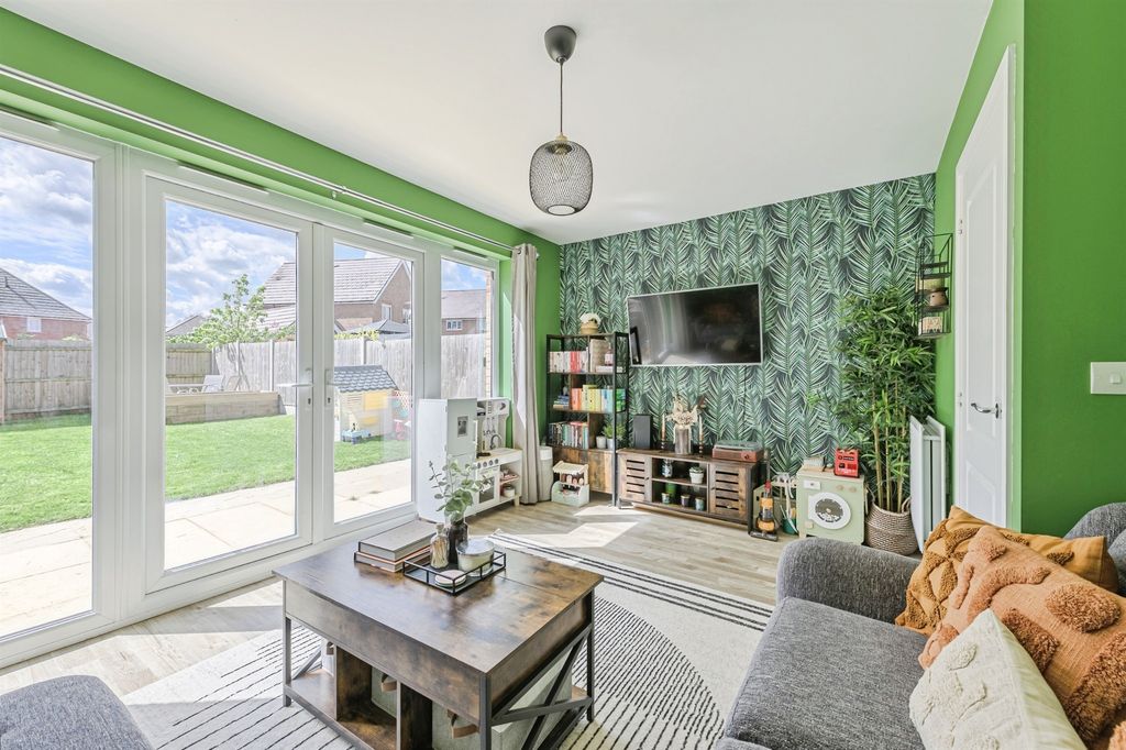 Property photo 2 of 20