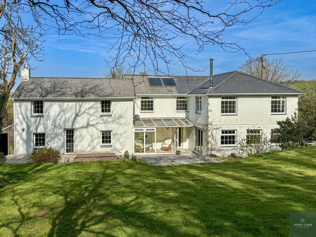 Property photo 3 of 35