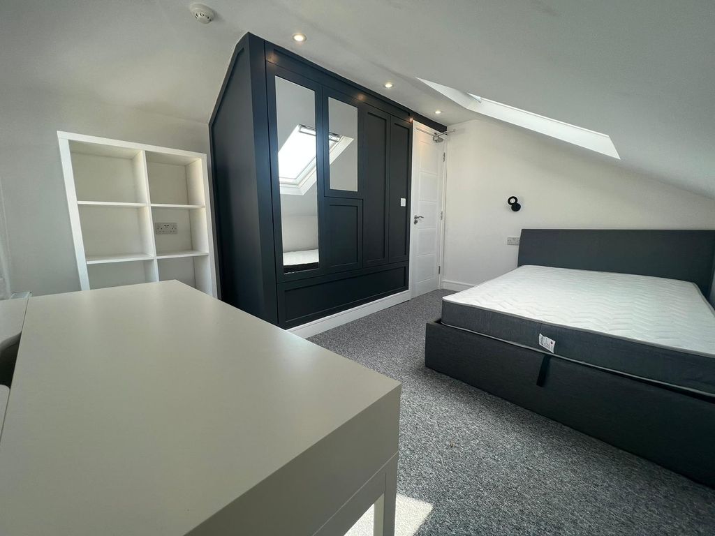 Property photo 1 of 8 Photo