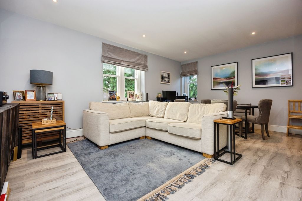 Property photo 2 of 18 Pbox-Img.Jpg