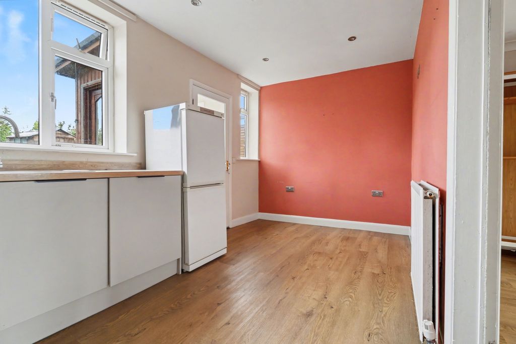 Property photo 3 of 12 Img_9932-Img_9934