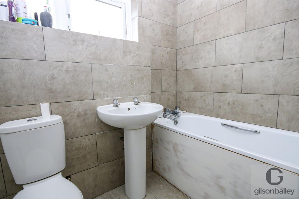 Property photo 3 of 9 5-Img_8636.Jpg