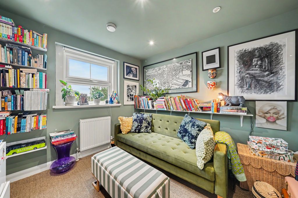 Property photo 1 of 17