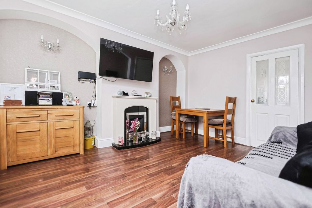 Property photo 2 of 15 Pbox-Img.Jpg