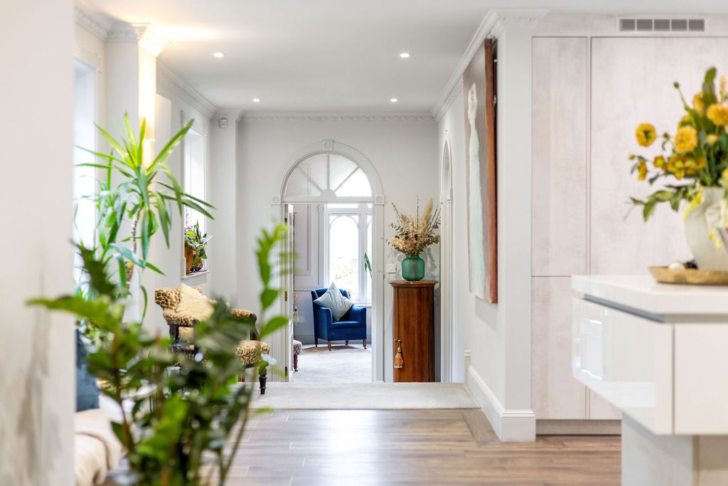 Property photo 2 of 45