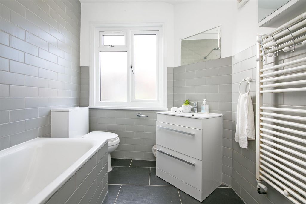 Property photo 3 of 8 21 Carlwell Street Bathroom New.Jpg