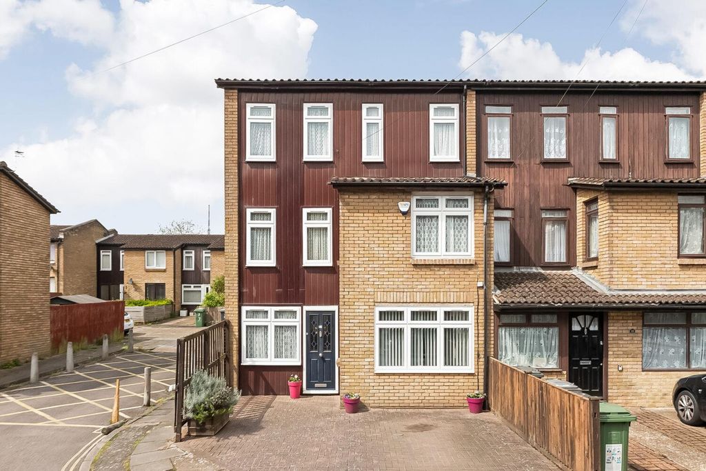 Property photo 3 of 13 1