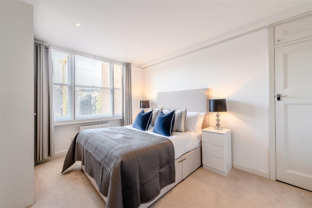Property photo 2 of 12 8442890-Interior20.Jpg