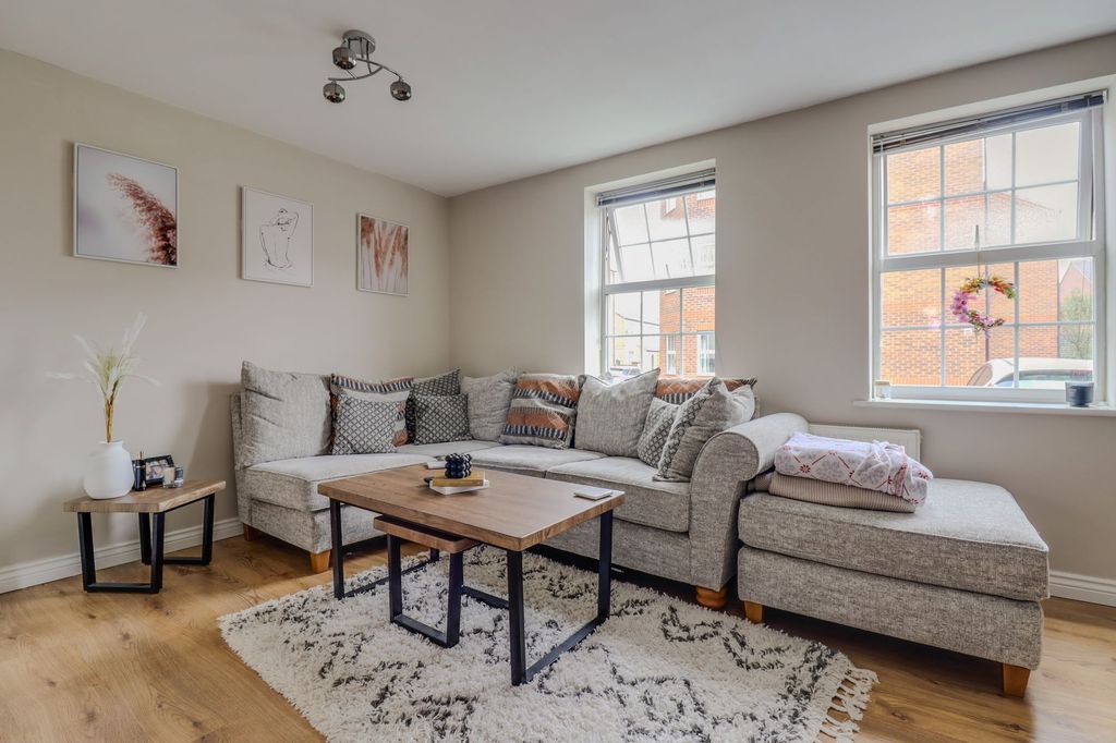 Property photo 2 of 14