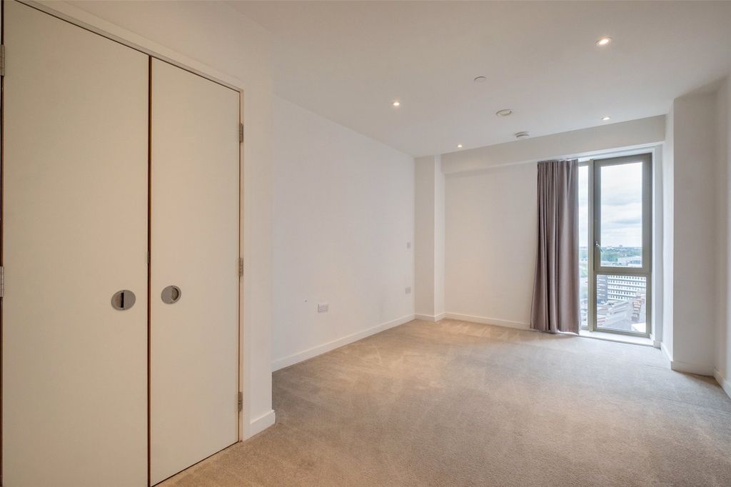 Property photo 3 of 10 Picture No. 02