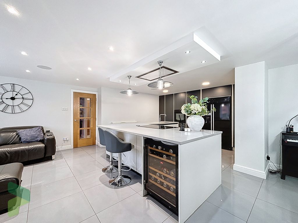 Property photo 3 of 50 Breakfast Kitchen. Living And Dining