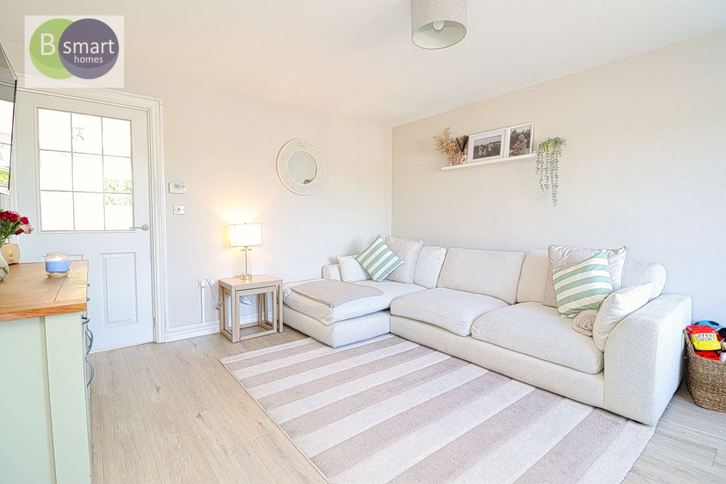 Property photo 2 of 13 Img_8901