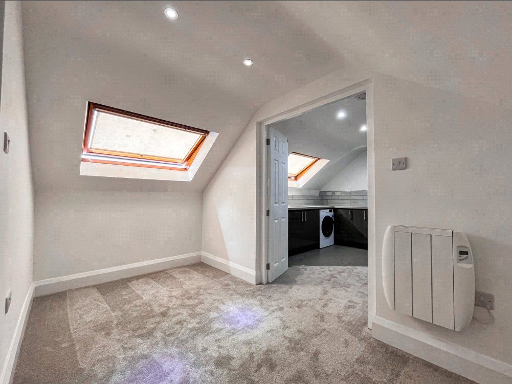 Property photo 3 of 8 Lounge