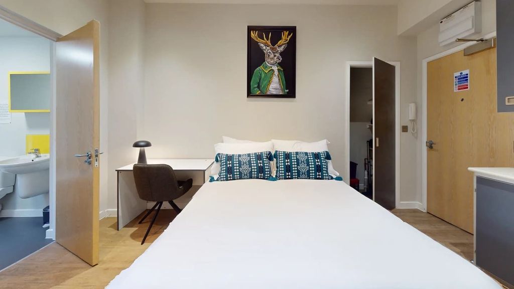 Property photo 3 of 4