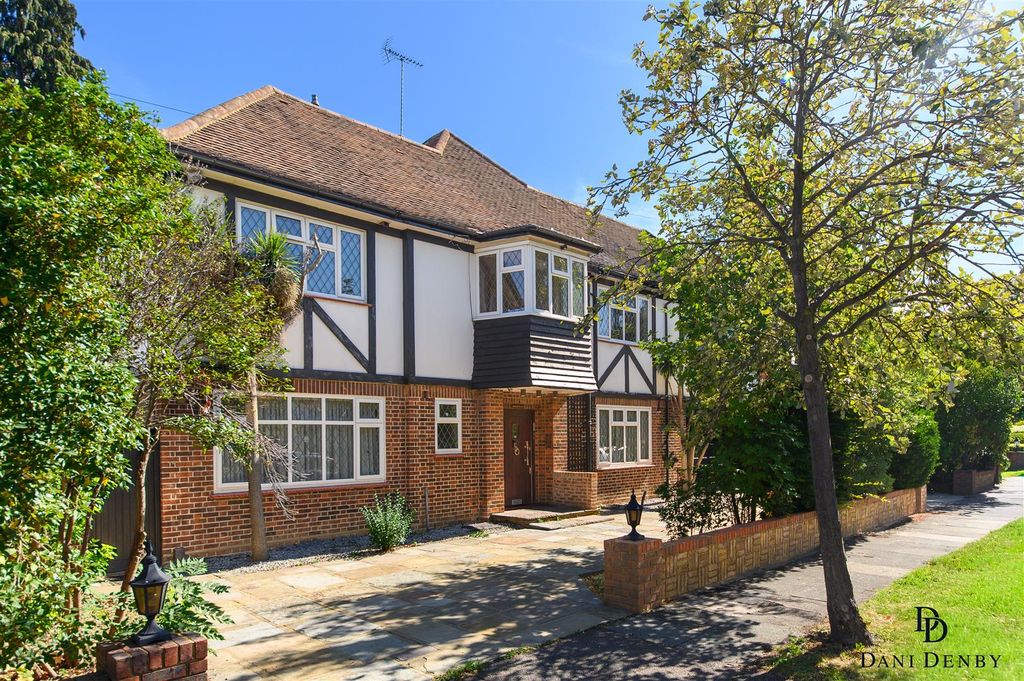Property photo 1 of 30