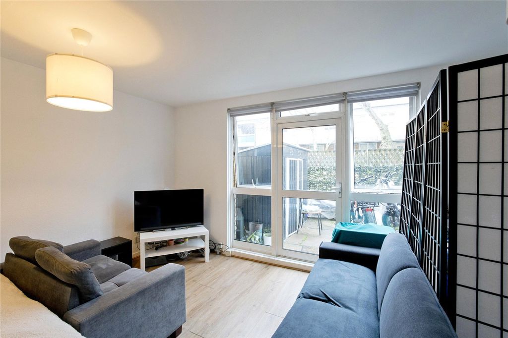 Property photo 3 of 19 Picture No. 04
