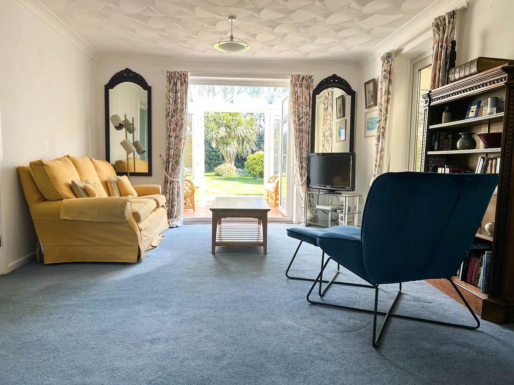 Property photo 3 of 27