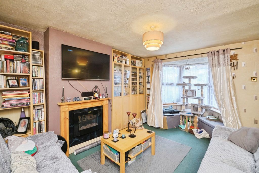Property photo 2 of 18 Photo