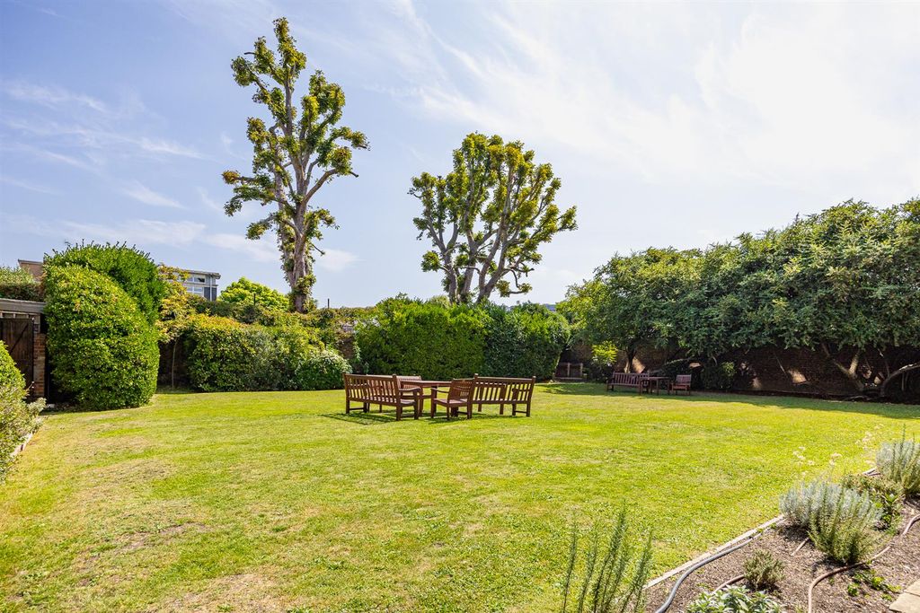 Property photo 3 of 13 Phoenix Lodge Mansions