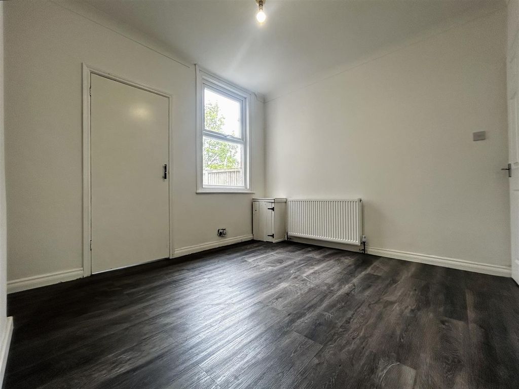 Property photo 3 of 13 Dining Room
