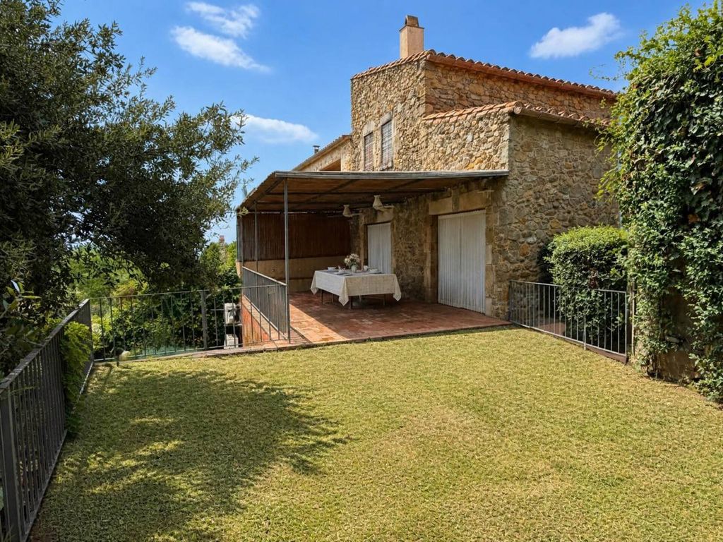Property photo 1 of 27 Renovated Rustic House For Sale In Castell d’Empordà, Baix Empordà