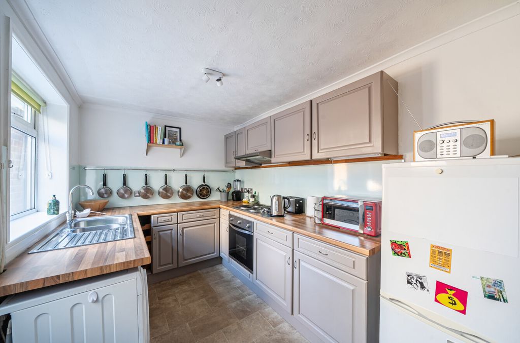 Property photo 3 of 12 1388063-19-69623A...