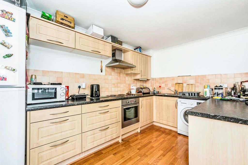 Property photo 3 of 12