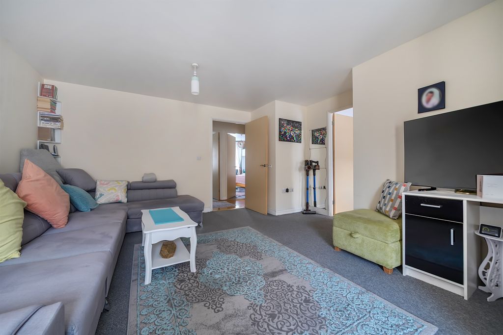 Property photo 3 of 8