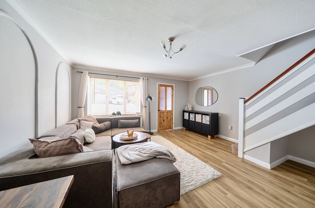 Property photo 3 of 12 1472212-5-6A2Bf33...
