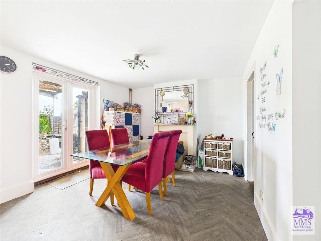 Property photo 1 of 13 Cam04098G0-Pr0079-Still009.Jpg