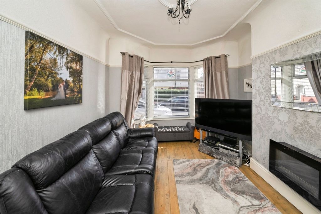Property photo 3 of 19