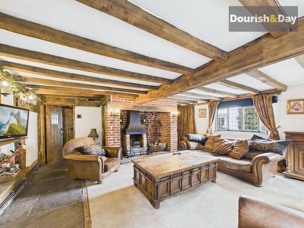 Property photo 3 of 51