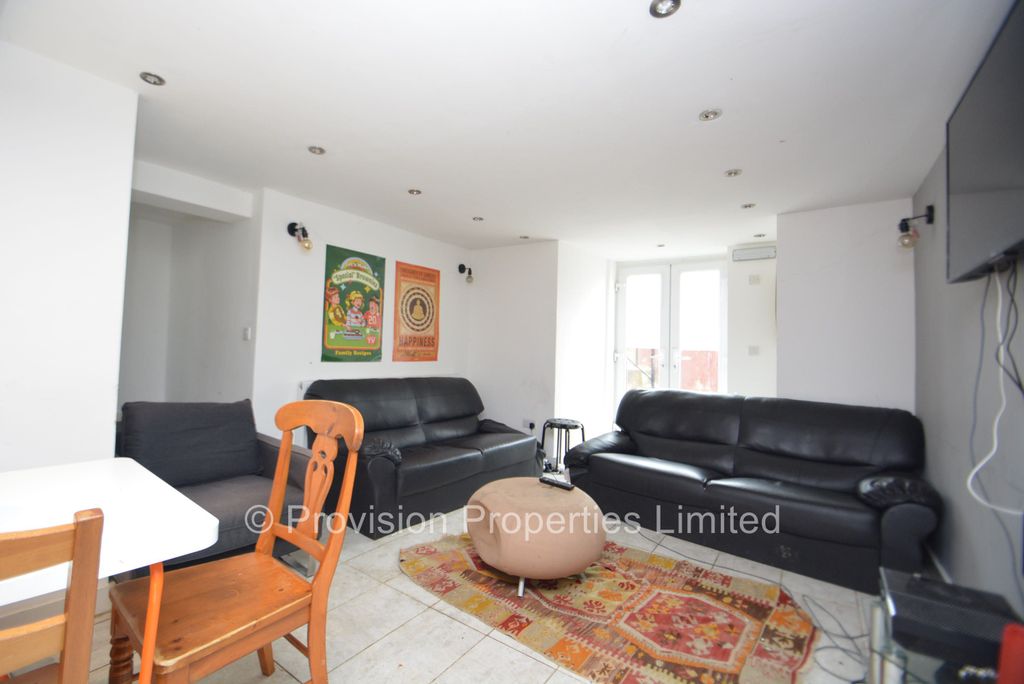 Property photo 3 of 18 Photo