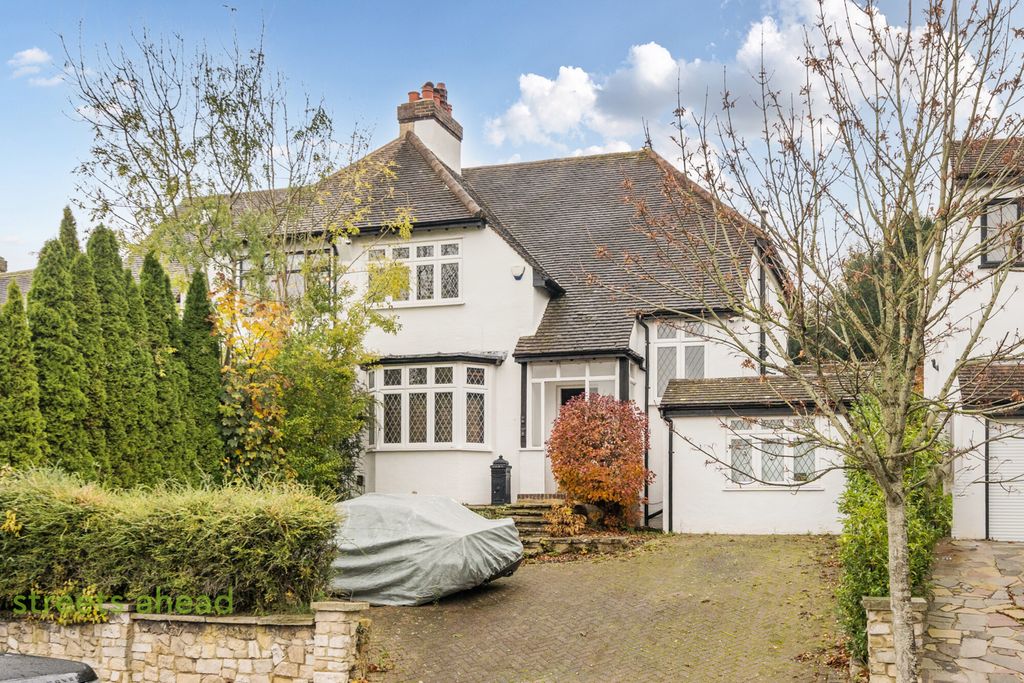 Property photo 1 of 25 01907Fe1-Ac50-414...