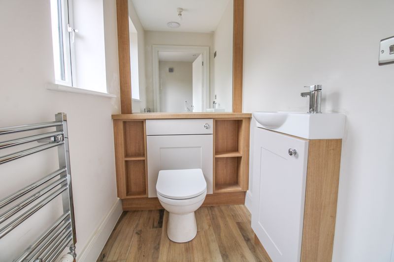 Property photo 2 of 21 W/C