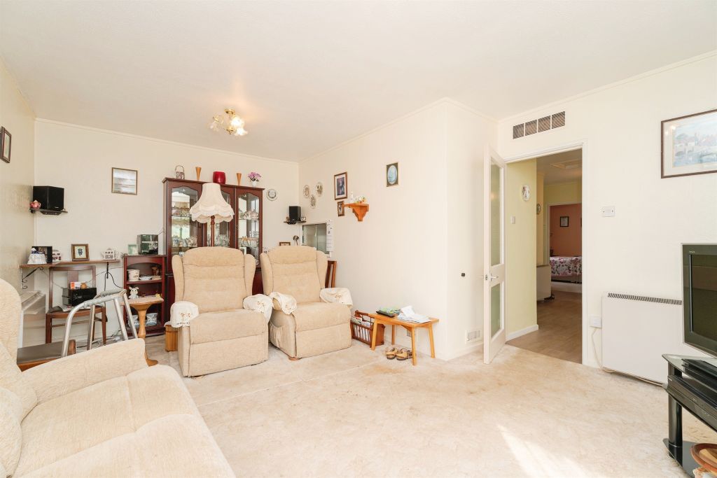 Property photo 3 of 17