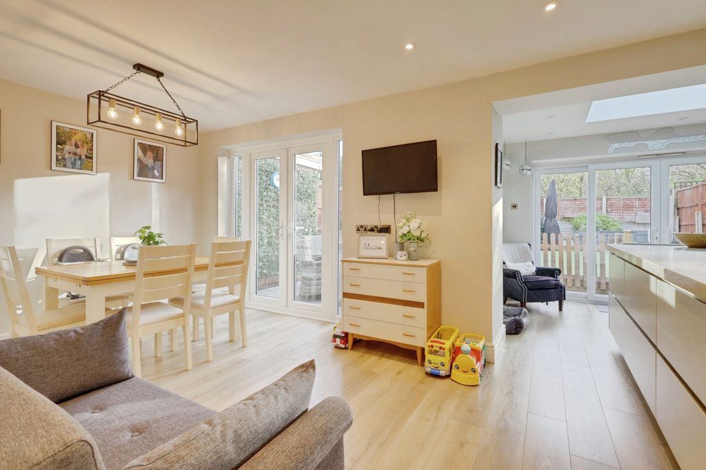 Property photo 3 of 26