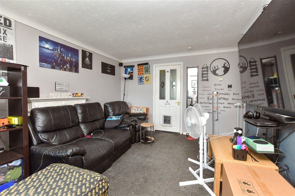 Property photo 3 of 12 Lounge