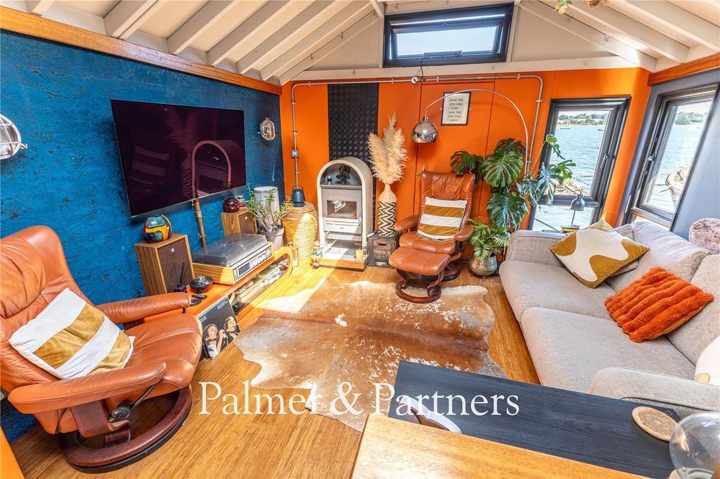 Property photo 3 of 38 Picture No. 06