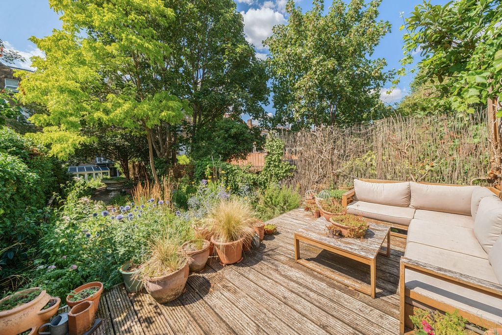 Property photo 3 of 21 1326962-3-687A56F...