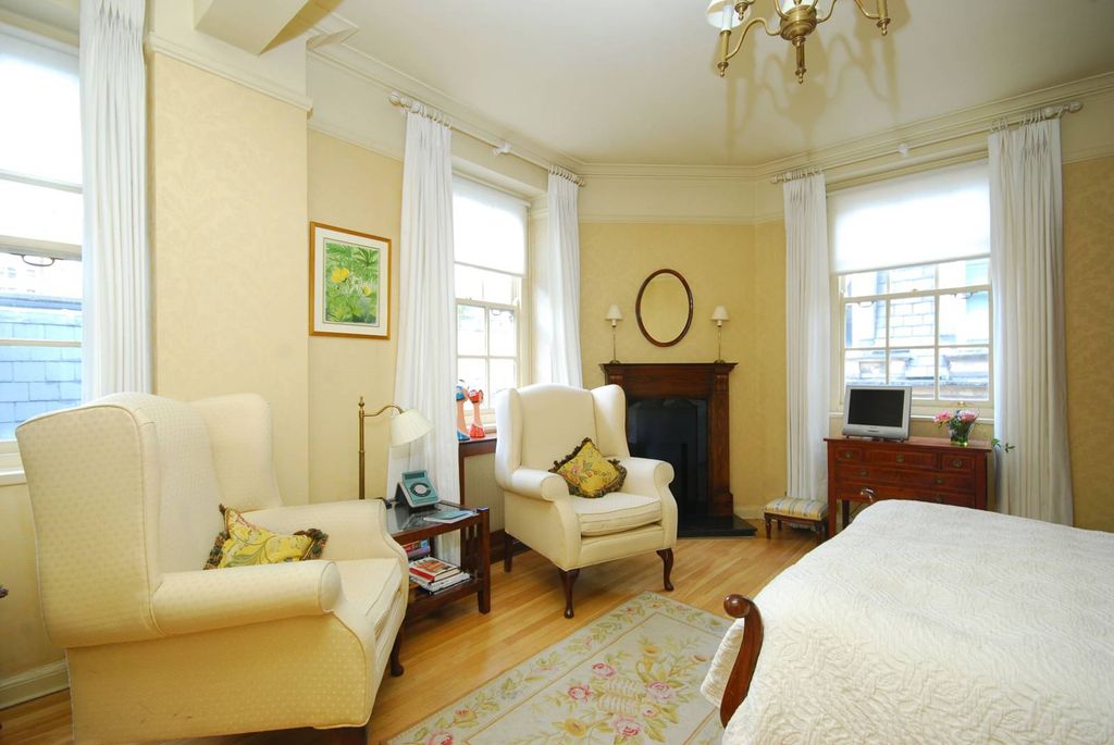 Property photo 3 of 4